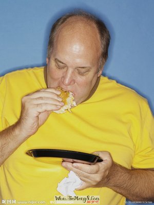 做梦梦见在别人家吃饭