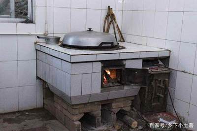 厨房烟道距离灶具4米