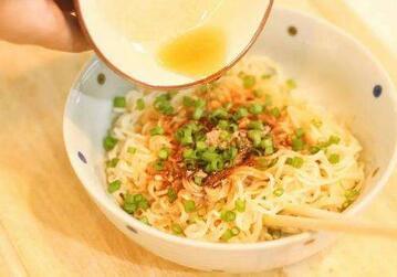 怀孕三个月能吃泡面吗