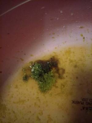 大便墨绿色是怎么回事