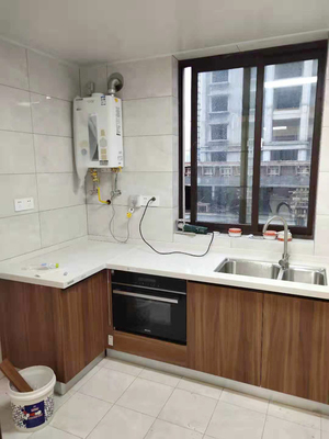 装修厨房燃气热水器