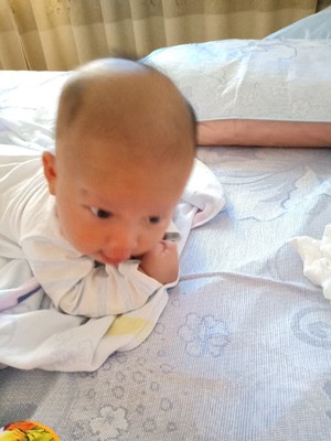 三个月宝宝头发长得慢是什么原因