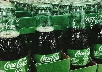 为什么可乐最初是绿色的