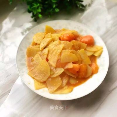西红柿炒土豆片的家常做法