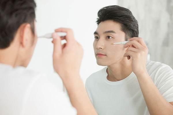 化妆男生