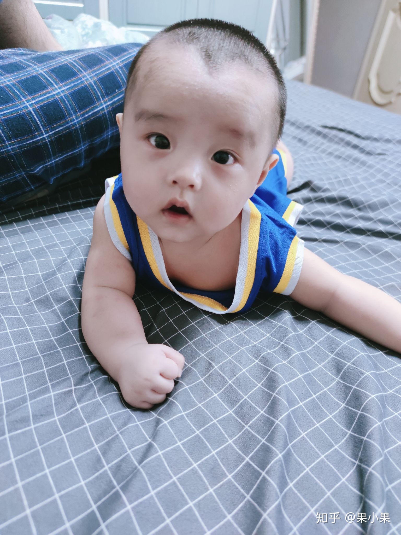 新生儿几个月可以翻身