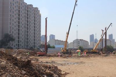 高層住宅打樁過程（高層住宅打樁施工流程通常包括以下幾個步驟） 鋼結(jié)構(gòu)網(wǎng)架設(shè)計 第5張