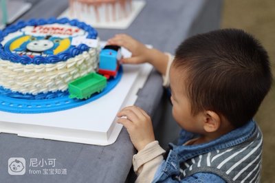 托马斯生日蛋糕