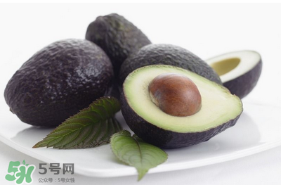 宝宝便秘可以吃牛油果吗