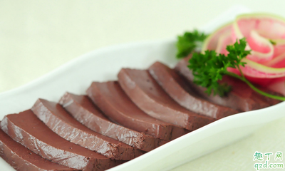 坐月子可以吃鸭血吗