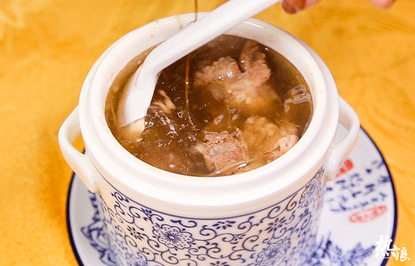 鲍鱼羊肚菌海底椰炖汤