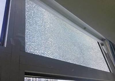 玻璃突然爆裂怎么处理