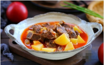 土豆西红柿炖牛肉的做法