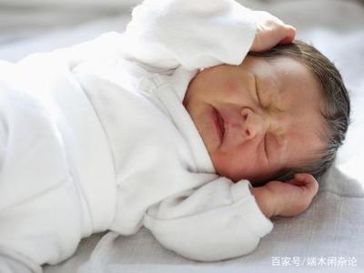 新生儿每天打嗝正常吗