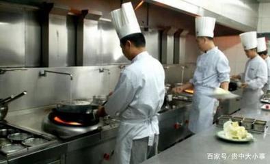 厨房师傅炒菜