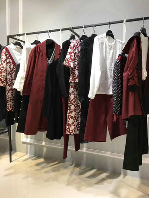 女装品牌折扣店从哪儿开? 郑州她衣柜女装折扣店