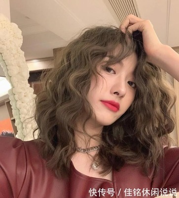 长脸女生适合的齐肩发