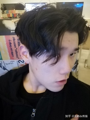 男生短发留长发的过程