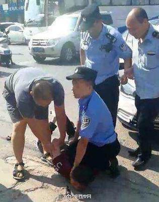 撞人逃逸致人轻伤怎么处罚