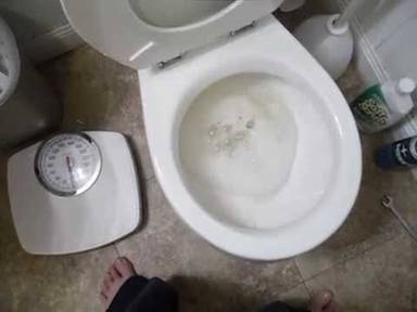 小便有白色泡沫是怎么回事