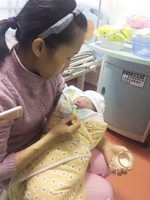 袖珍朱洁生宝宝了吗