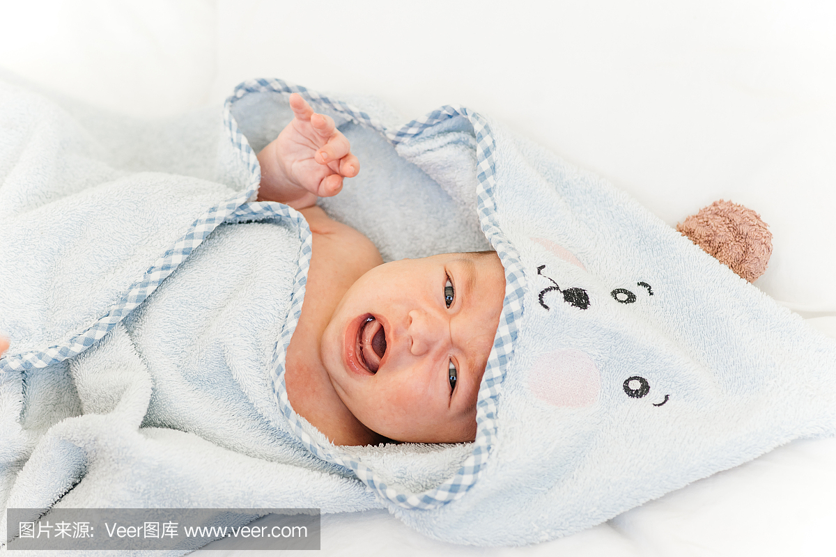 婴儿几个月头可以立起来