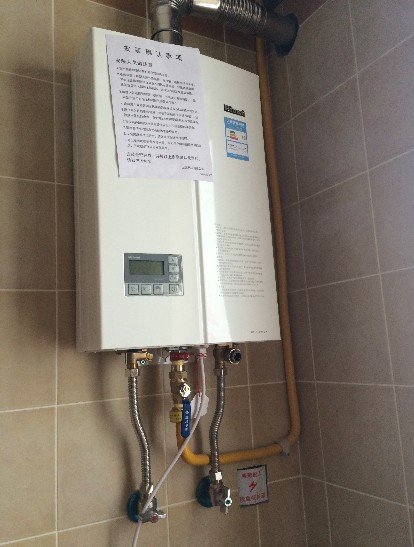 厨房热水器燃气管安装