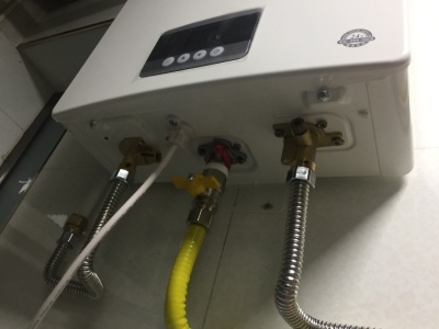 林内热水器燃烧灯闪烁