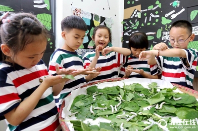 幼儿园小朋友怎么学做花