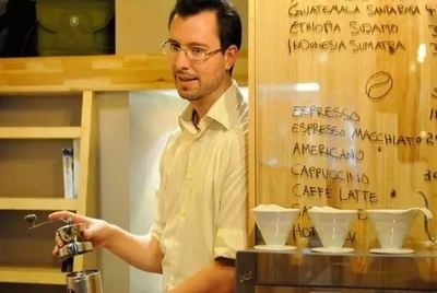 人手一杯走起 | 高颜值外卖咖啡和春光作伴