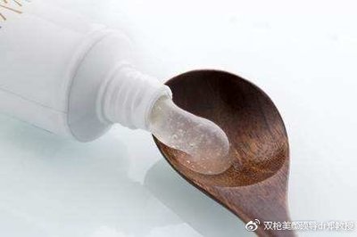 牙膏治痘痘