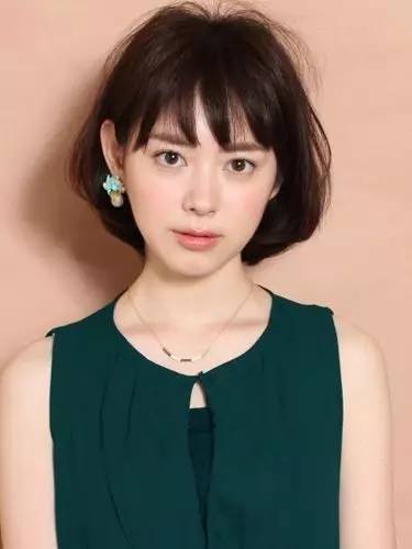 日式卷发女