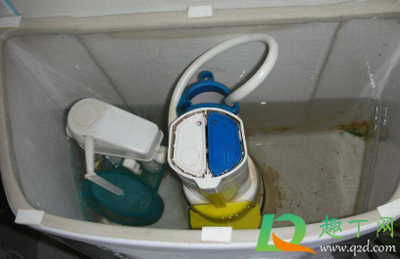 清洗马桶水箱
