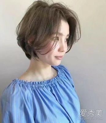 短发内扣烫发