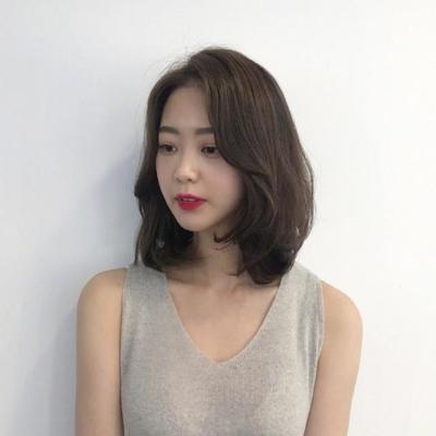 适合脖子短女生发型