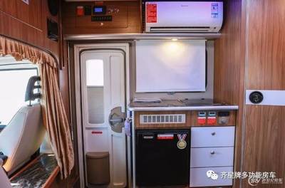 厨房橱柜有带台面