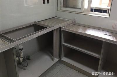 橱柜柜子怎么固定地上
