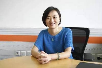 女人做法务还是做律师