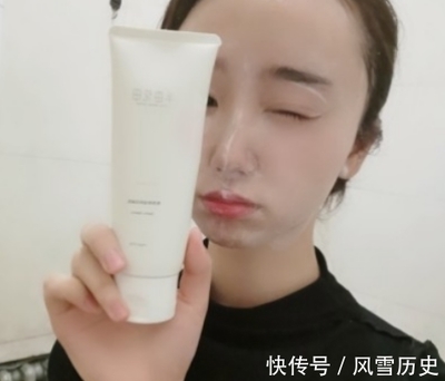 用了护肤品脸上油油的