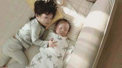 妈妈可以亲宝宝吗