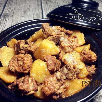 家常排骨炖土豆
