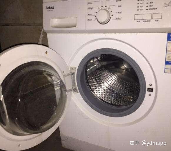 洗衣机边放水边排水