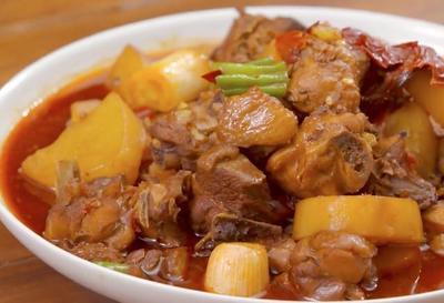 大盘鸡土豆炖多久