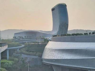 钢结构空中走廊（钢结构空中走廊,打板复合板多少钱一平）