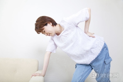 坐一会背疼是怎么回事