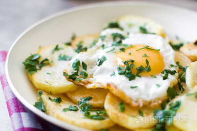 土豆可以和鸡蛋一起炒吗?马铃薯和鸡蛋中毒的原理
