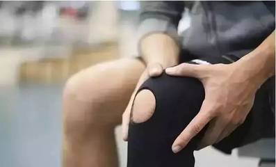 膝盖疼是怎么回事15岁