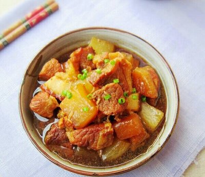 猪肉炖萝卜的做法