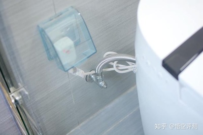 马桶冲水开关在哪里