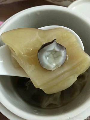 坐月子吃花胶